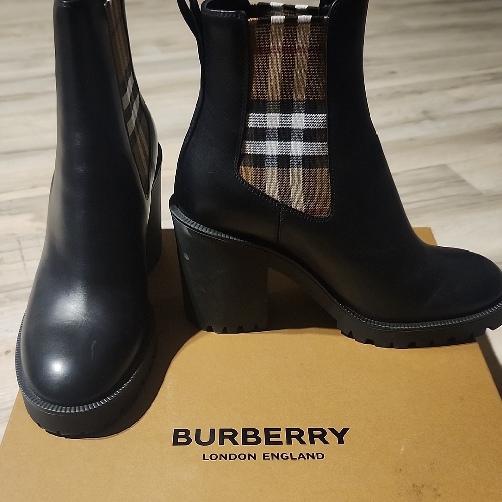 Burberry Black Boots with Classic Plaid Accent